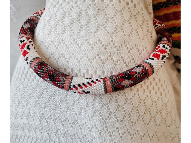 Прикраса із бісеру кольє-джгут "Зірка надії"