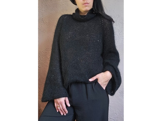 В'язаний светр. Ручна робота