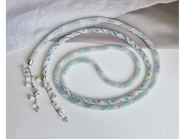 Прикраса із бісеру джгут-ларіат "Перламутровий"