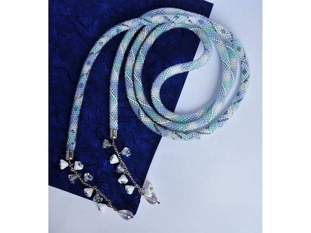 Прикраса із бісеру джгут-ларіат "Перламутровий"