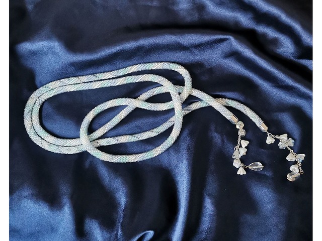 Прикраса із бісеру джгут-ларіат "Перламутровий"