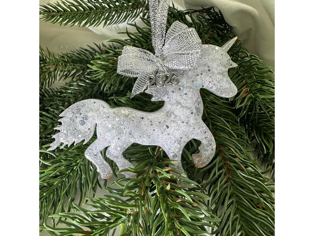 Набір новорічних прикрас на ялинку з епоксидної смоли.