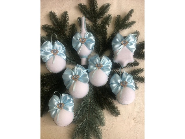 Іграшки на ялинку ручна робота