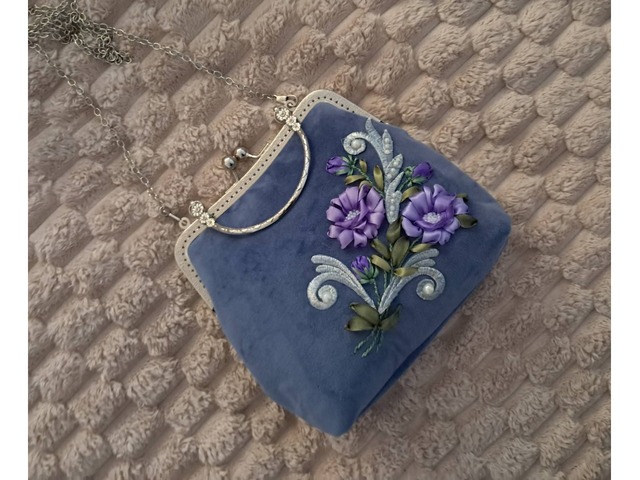 Сумка жіноча "Ніжна" з вишивкою стрічками