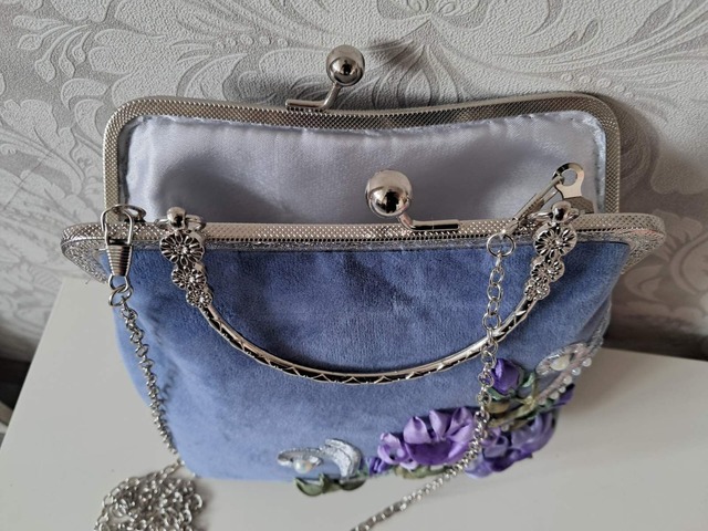 Сумка жіноча "Ніжна" з вишивкою стрічками