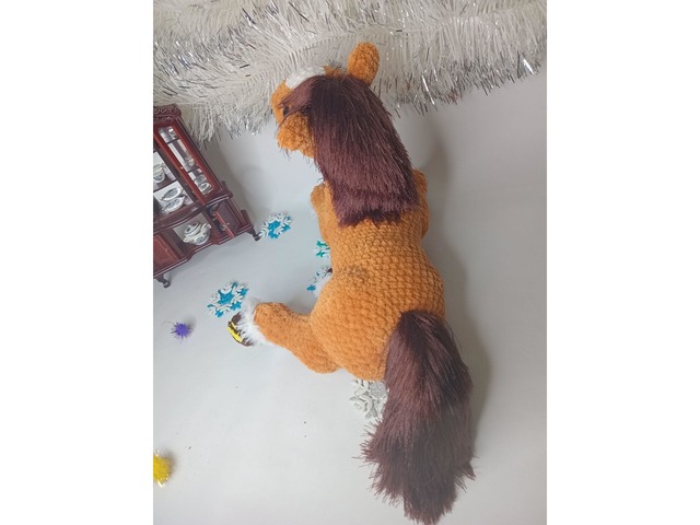 Конячка плюшева