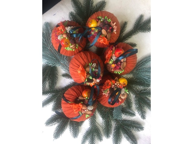 Новорічні іграшки Осінній декор Ялинкові прикраси