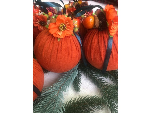 Новорічні іграшки Осінній декор Ялинкові прикраси