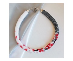 Прикраса із бісеру кольє-джгут 