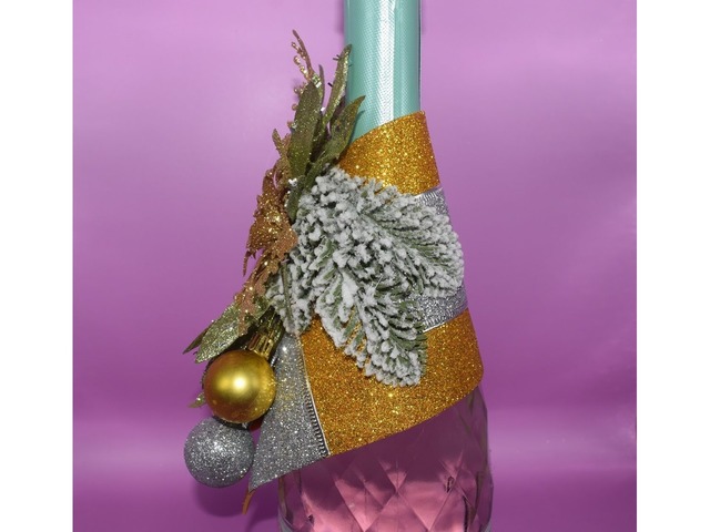 Новорічна прикраса для шампанського. Святковий декор.
