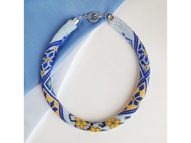 Прикраса із бісеру кольє-джгут "Золота синь"
