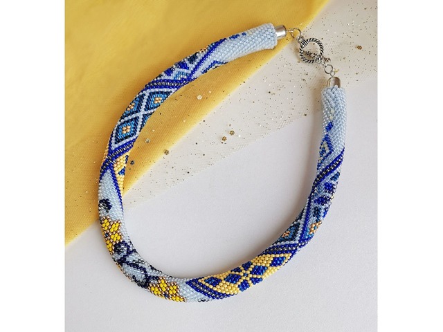 Прикраса із бісеру кольє-джгут "Золота синь"