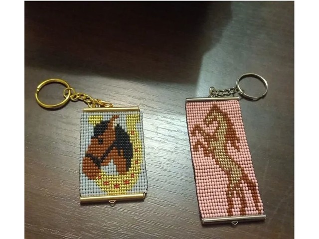 Брелоки з бісеру