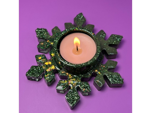 Підсвічник з епоксидної смоли "Сніжинка" зі свічкою.