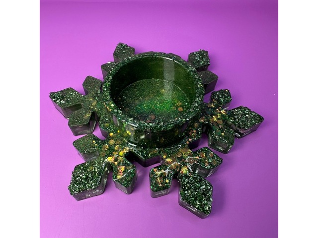 Підсвічник з епоксидної смоли "Сніжинка" зі свічкою.