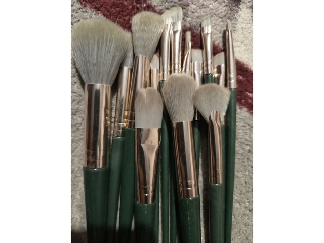 Пензлі для макіяжу - нові