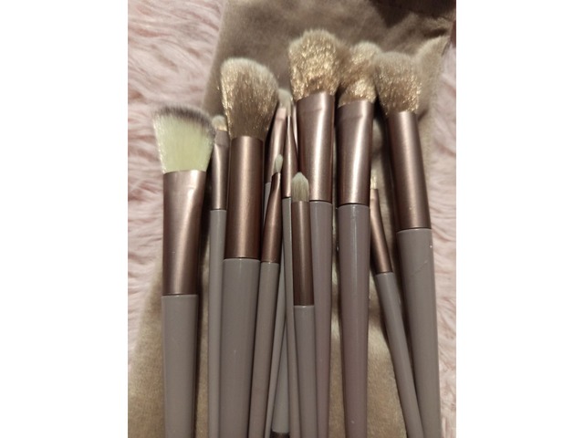 Пензлі для макіяжу - нові