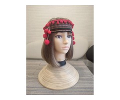 Чільце червоне з помпонами, український ободок