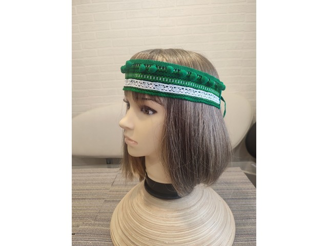 Зелений ободок, чільце в зеленому кольорі