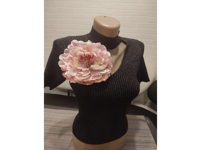 Жовта велика квітка брошка, жовта брошка