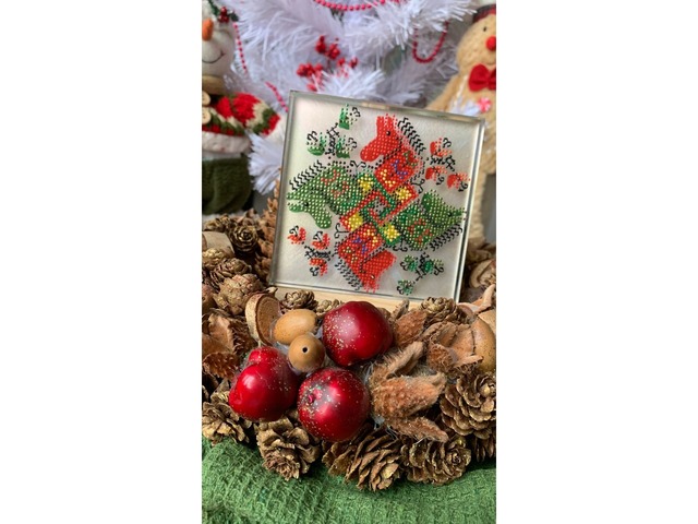 Вишивка на склі