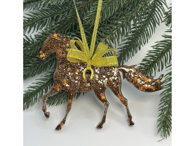 Набір новорічних прикрас на ялинку з епоксидної смоли.