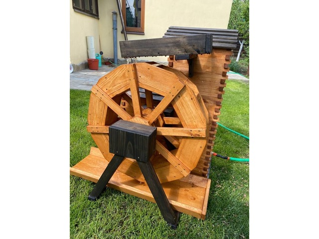 Декоративний водяний млин із сосни – робочий механізм (10 000 грн)