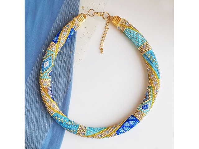 Прикраса із бісеру кольє-джгут "Королівський шарм"