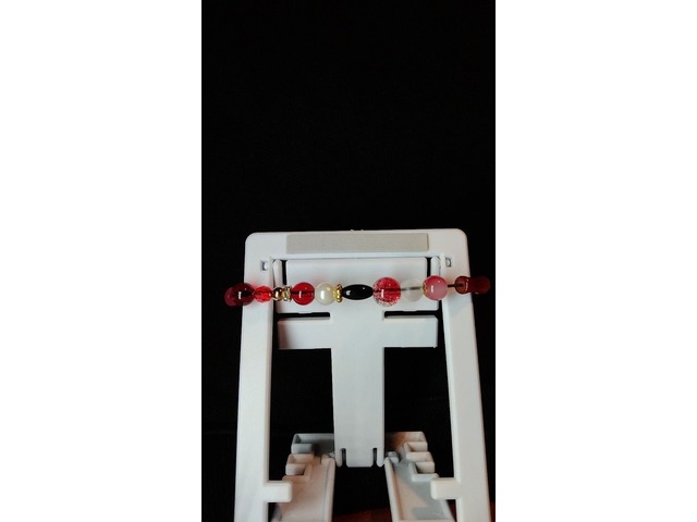 Браслети з бісеру та бусин