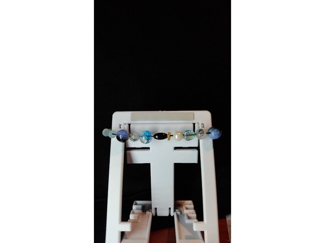 Браслети з бісеру та бусин