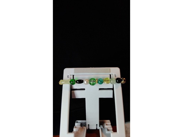 Браслети з бісеру та бусин