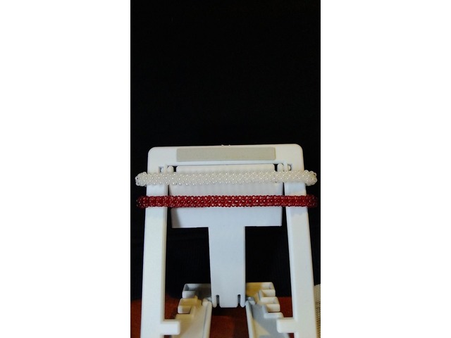 Браслети з бісеру та бусин