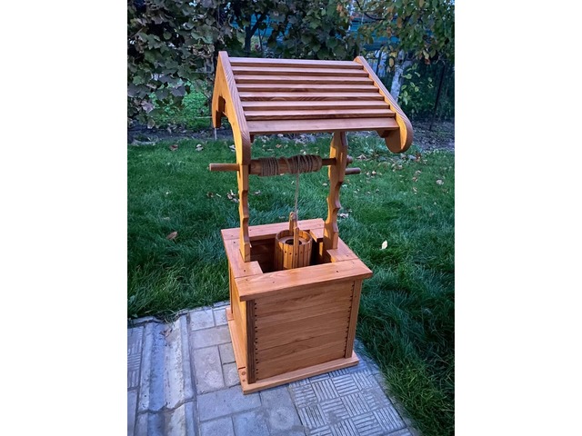 Декоративний колодязь