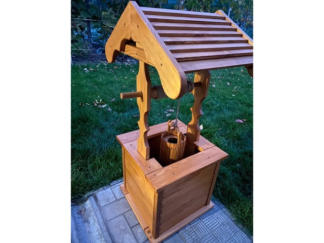 Декоративний колодязь