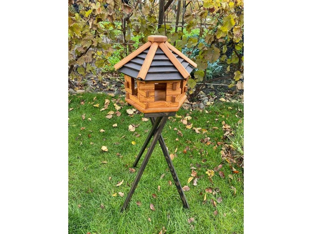 Шестигранна годівниця на тринозі