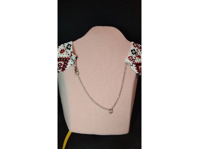 Селянка-жіноча в українському стилі.