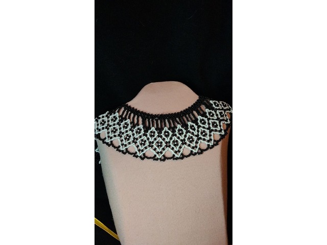 Селянка-жіноча в українському стилі.