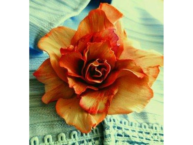 Квітковий браслет, бутон'єрка на руку