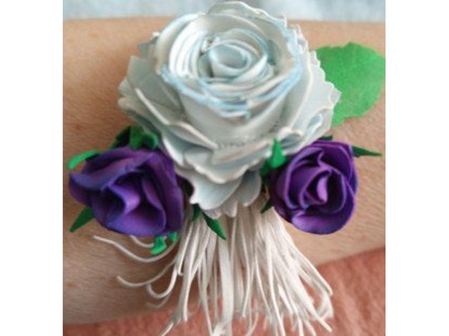 Квітковий браслет, бутон'єрка на руку