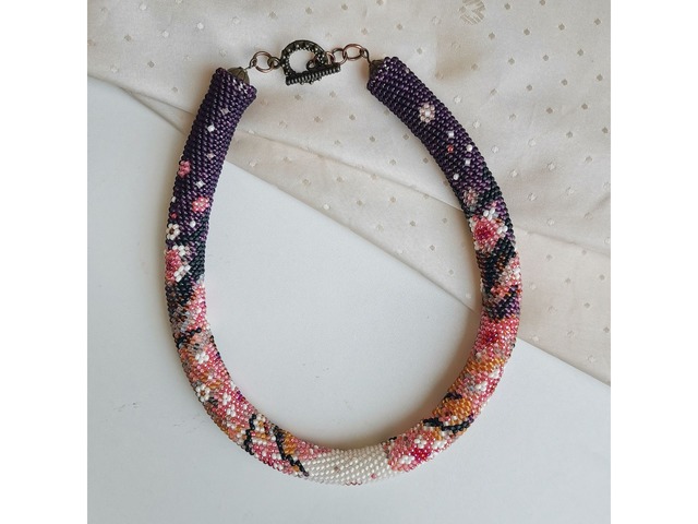 Прикраса із бісеру кольє-джгут "Сакура"