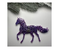 Магніт *Кінь*. Новорічний декор з епоксидної смоли.