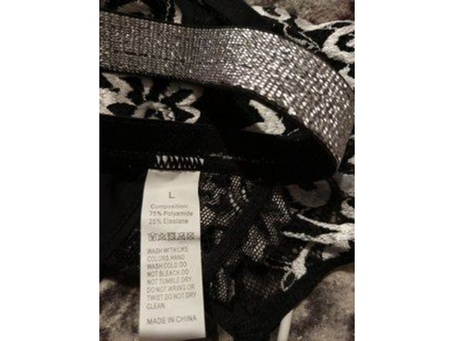 Комплект жіночої білизни з контрастним мереживом - новий