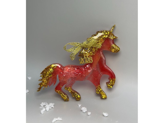 Магніт *Кінь*. Новорічний декор з епоксидної смоли.