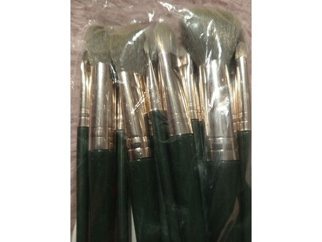 Пензлі для макіяжу - нові  -- 2 набори