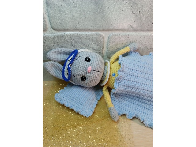 Зайчик ручної роботи, подушка і ковдра в комплекті