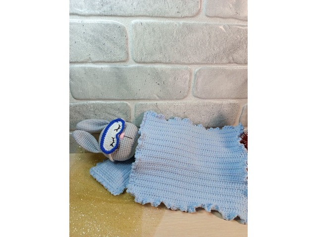 Зайчик ручної роботи, подушка і ковдра в комплекті