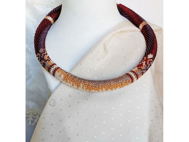 Прикраса із бісеру кольє-джгут "Елегія"