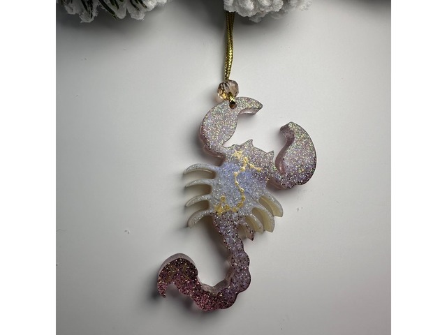 Набір новорічних прикрас на ялинку з епоксидної смоли.