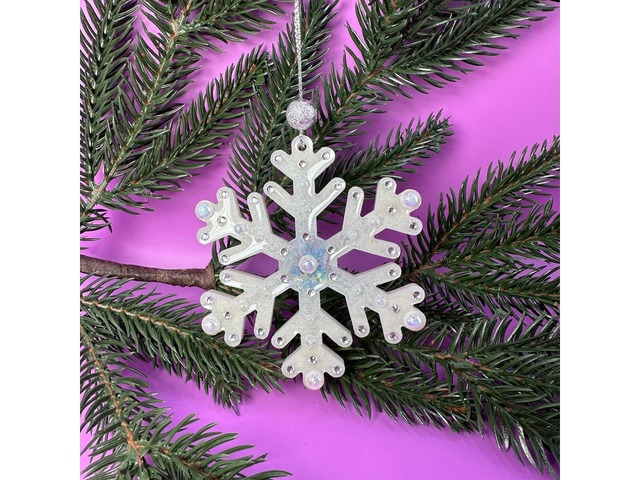 Набір новорічних прикрас на ялинку з епоксидної смоли.