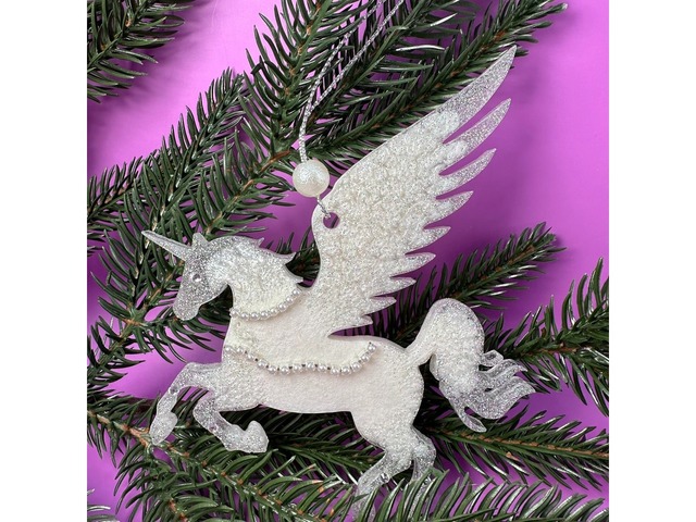 Набір новорічних прикрас на ялинку з епоксидної смоли.